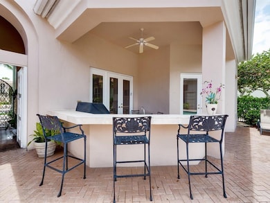 OUTDOOR KITCHEN