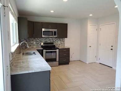 11424 Pine Mesa Dr, San Antonio, TX 78245 - photo 6