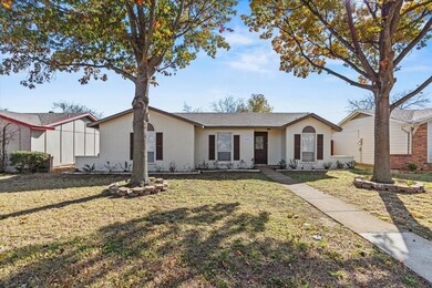 900 Wandering Way Dr, Allen, TX 75002 - photo 2