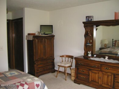 8748 Lindsey Ln SW unit 22, Byron Center, MI 49315 - photo 4