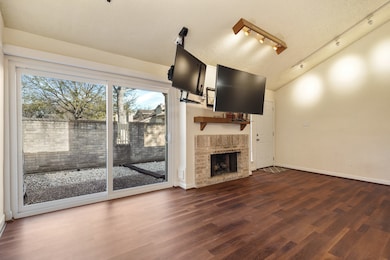 Look at all the beautiful flooring and natural lig