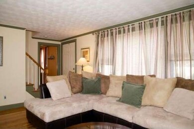 24 Forest St, Saugus, MA 01906 - photo 5