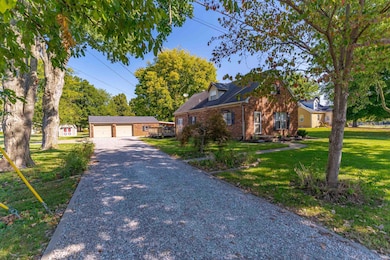 2016 Theater Dr, Evansville, IN 47715 - photo 2