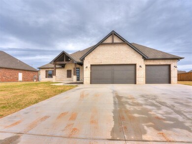 View of front of home featuring a front lawn and a