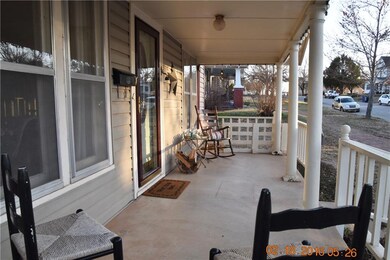 424 N Broad St, Guthrie, OK 73044 - photo 4