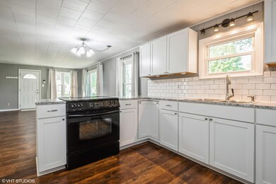 05_211EHamilton_177_Kitchen_HiRes
