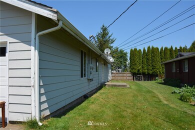 530 W Front St unit 1-3, Sumas, WA 98295 - photo 4