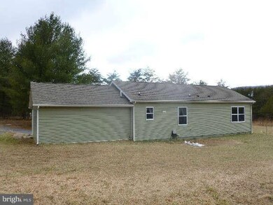 10 Cedar Point Ln, Great Cacapon, WV 25422 - photo 4