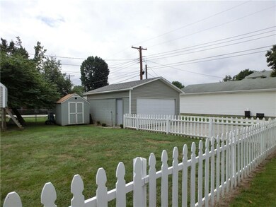 346 Green St, Tipton, IN 46072 - photo 2