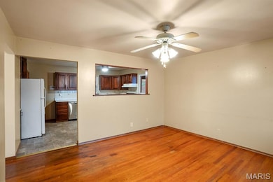 2565 Morningside Dr, Florissant, MO 63031 - photo 3