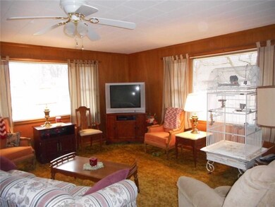 612 Phillips Dr, Anderson, IN 46012 - photo 3