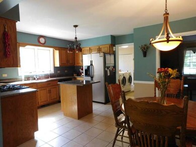 1031 Lexington Ln unit 2, Batavia, IL 60510 - photo 2
