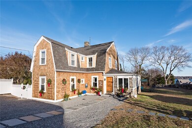 Classic Plum Beach Cottage built in 1909.  New roo