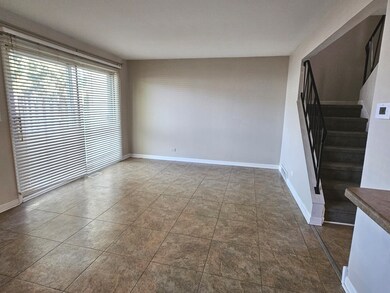 228 Monroe Rd unit 4, Bolingbrook, IL 60440 - photo 2