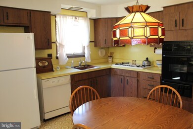 902 Mearns Rd, Warminster, PA 18974 - photo 7