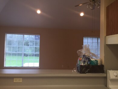 1163 Lovett St unit 4, Tomball, TX 77375 - photo 6