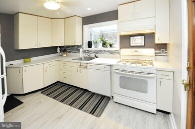 4308 Sleaford Rd, Bethesda, MD 20814 - photo 5