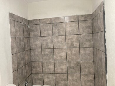 4027 Lemon Tree Ln, Houston, TX 77088 - photo 7