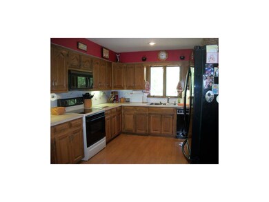 Lots of room in this kitchen!