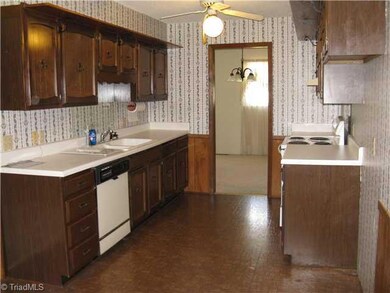 735 William Ave, Asheboro, NC 27203 - photo 2