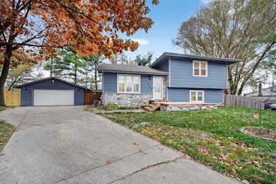 2218 E Caulder Ct, Des Moines, IA 50320 - photo 2