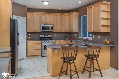 Kitchen/Breakfast Bar