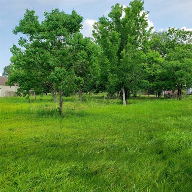 5725 Cottonwood St, Pearland, TX 77584 - photo 3