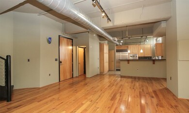 Impressive corner unit in the desirable Capitol Lo