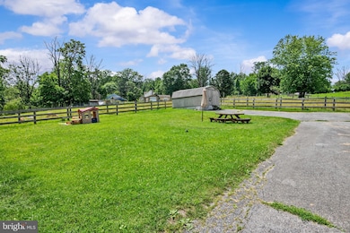 27 Hoover Ln, Mohnton, PA 19540 - photo 2