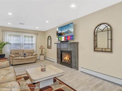 18-Family Room