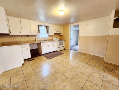 1236 Fourth St, Crossville, TN 38555 - photo 4