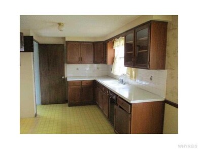 37 Dale Dr, North Tonawanda, NY 14120 - photo 3