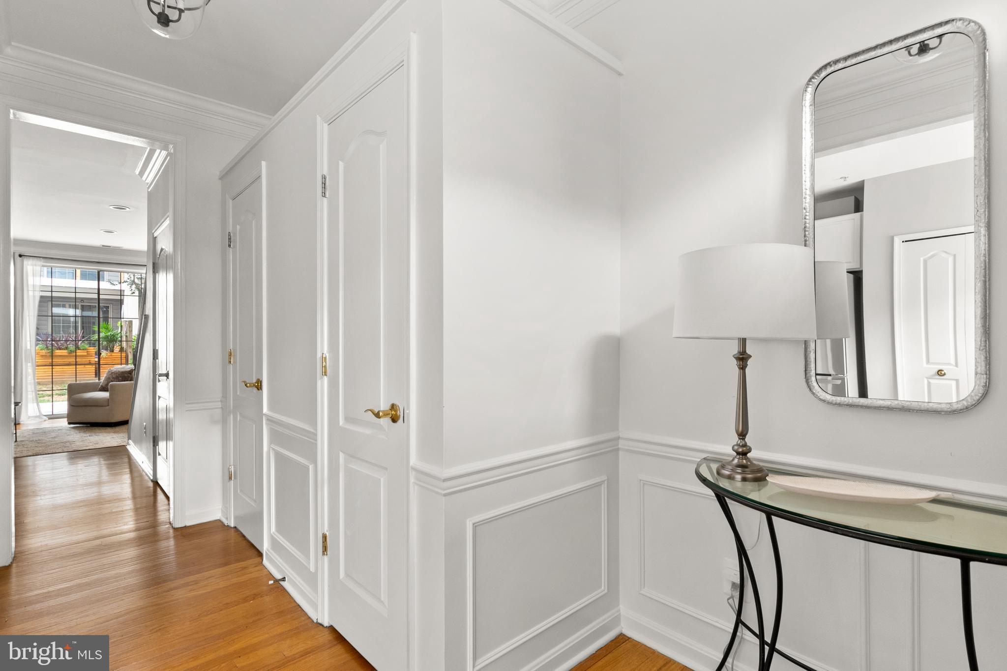 1721 Kingsgate Ct, Alexandria, VA 22302 - photo 4