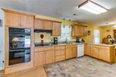 1111 Lindale Dr, Asheboro, NC 27205 - photo 6