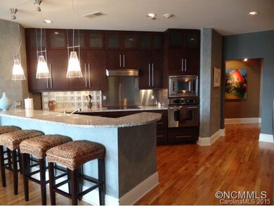 Gourmet Kitchen/Bar area