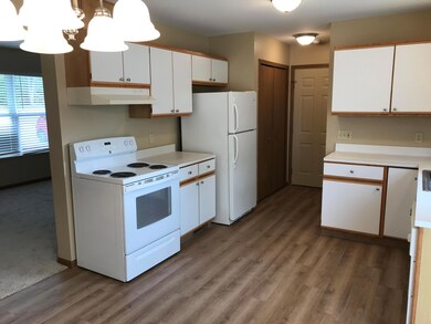 10896 Columbus Ave, Thornville, OH 43076 - photo 4