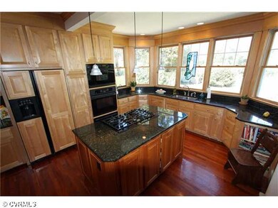 Kitchen - Cooks Dream Kitchen!!