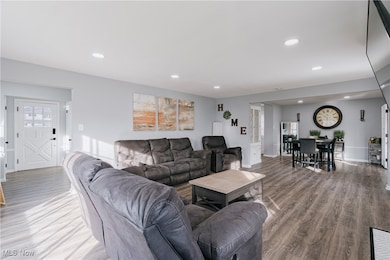 2099 Campus Rd, Cleveland, OH 44121 - photo 5