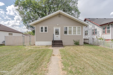 618 N 12th St, Bismarck, ND 58501 - photo 3