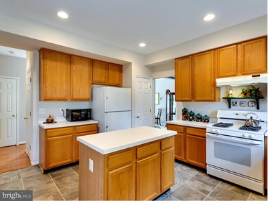 5776 Dunes Ct, Sykesville, MD 21784 - photo 7