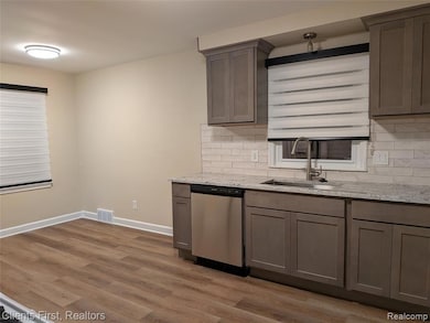 17714 Five Points St, Redford, MI 48240 - photo 3