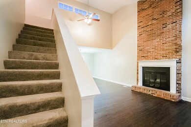 004-photo-living-room-10082923