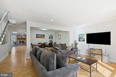 12218 Tildenwood Dr, Rockville, MD 20852 - photo 6