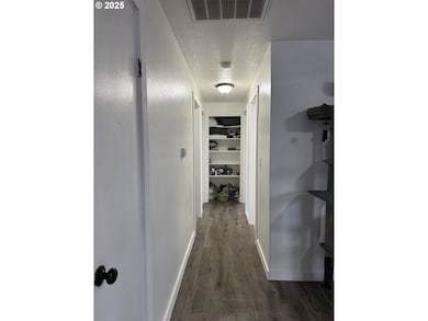 1021 Carolina Rd, Umatilla, OR 97882 - photo 7