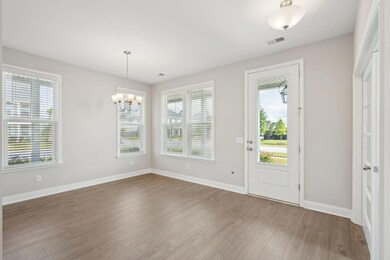 112ArchdaleSt-KeenEyeMarketing-007