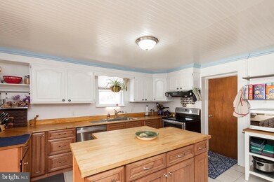 260 Knoxville Rd, Knoxville, MD 21758 - photo 7