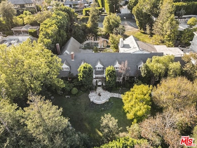 821 N Whittier Dr, Beverly Hills, CA 90210 - photo 3