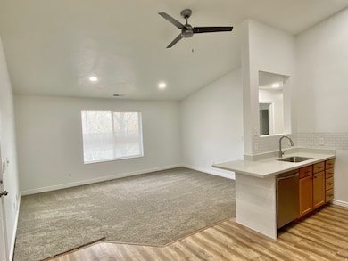 221 S 1050 W unit 34, Provo, UT 84601 - photo 2