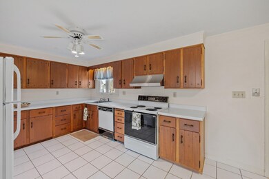 13 Norwich St, Concord, NH 03301 - photo 4