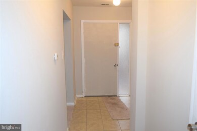 11472 Laurelwalk Dr, Laurel, MD 20708 - photo 2